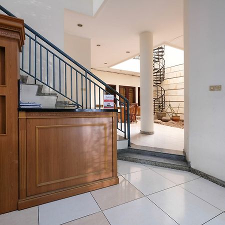 Reddoorz Plus Near Simpang Lima Семаранг Экстерьер фото